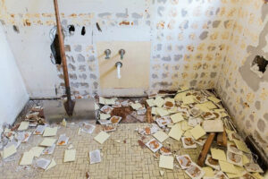 Bí quyết giúp phá dỡ gạch ốp tường nhanh chóng, hiệu quả