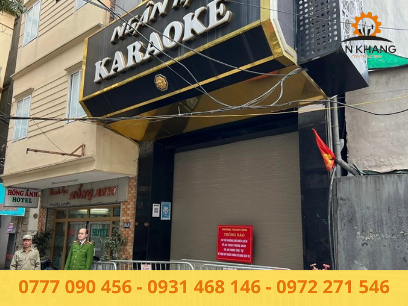 Nhà gần quán bar, karaoke