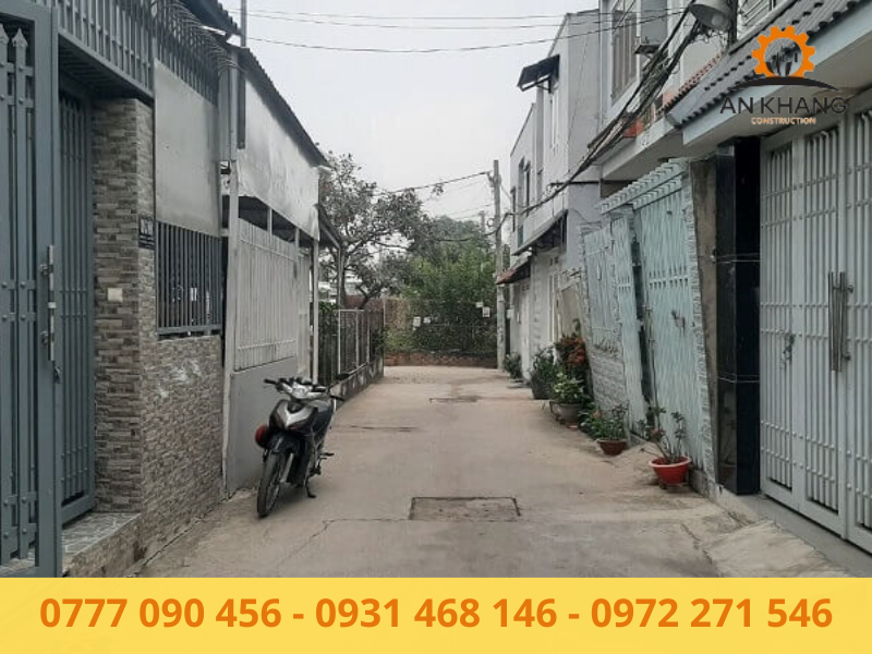 Nhà bị đâm hông