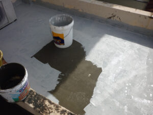 Ban công bị thấm nước nguyên nhân do đâu - xử lý thế nào ?