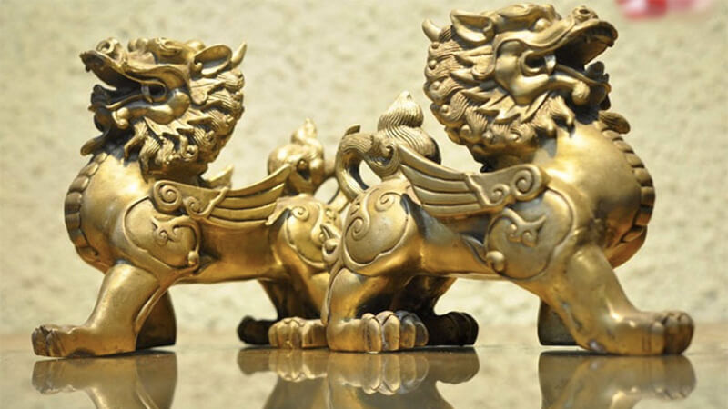 Đặt tượng Tỳ Hưu hoặc Kỳ Lân
