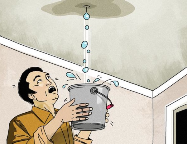 Trần nhà bị dột khi trời mưa