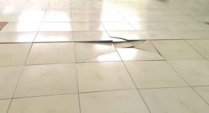 Nền nhà bị nổ là hiện tượng gì?