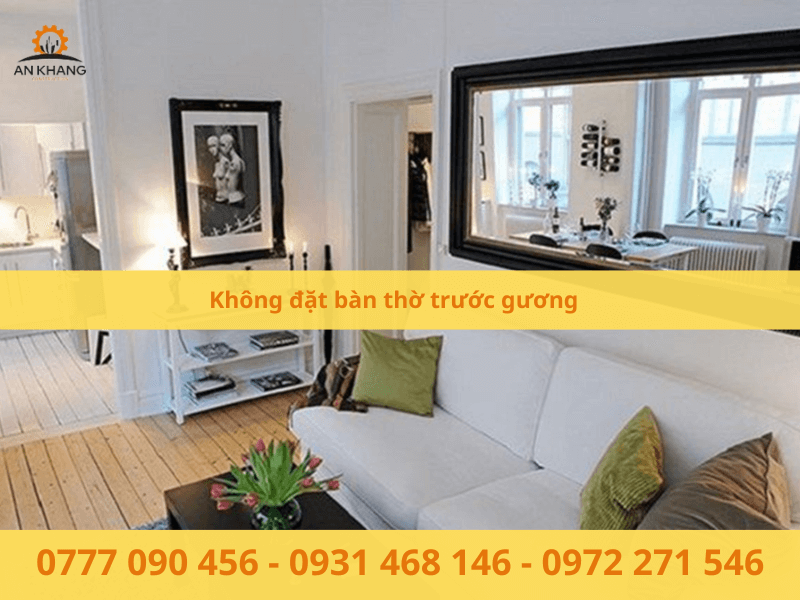 Không đặt bàn thờ trước gương