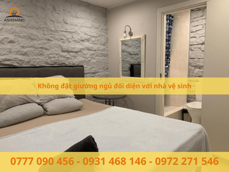 Không đặt giường ngủ đối diện với nhà vệ sinh