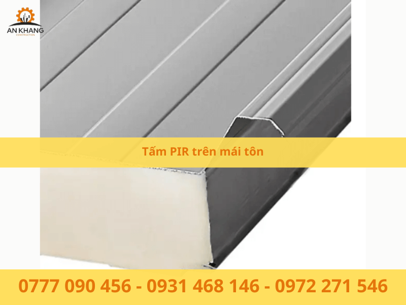 Tấm PIR trên mái tôn