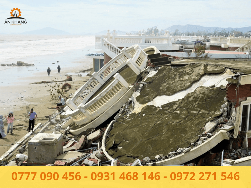 Nguy cơ thiên tai – hình ảnh biệt thự cao cấp đổ sập từ cơn bão Bualoi vừa qua